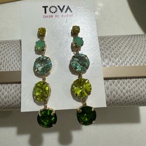 TOVA Earrings / Pantallas Aretes TOVA nuevos elegantes